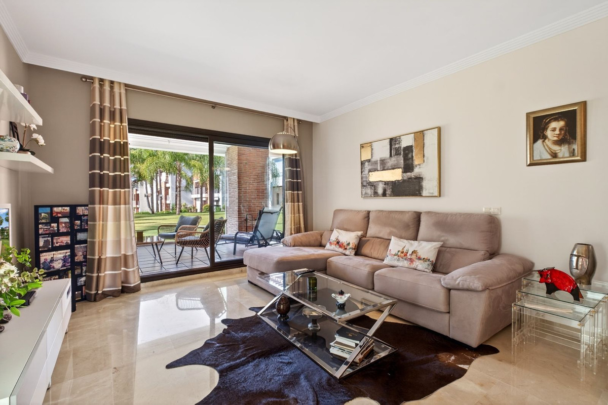 2 Bed Apartment for sale in Estepona Costa Del Sol, Málaga, Spain