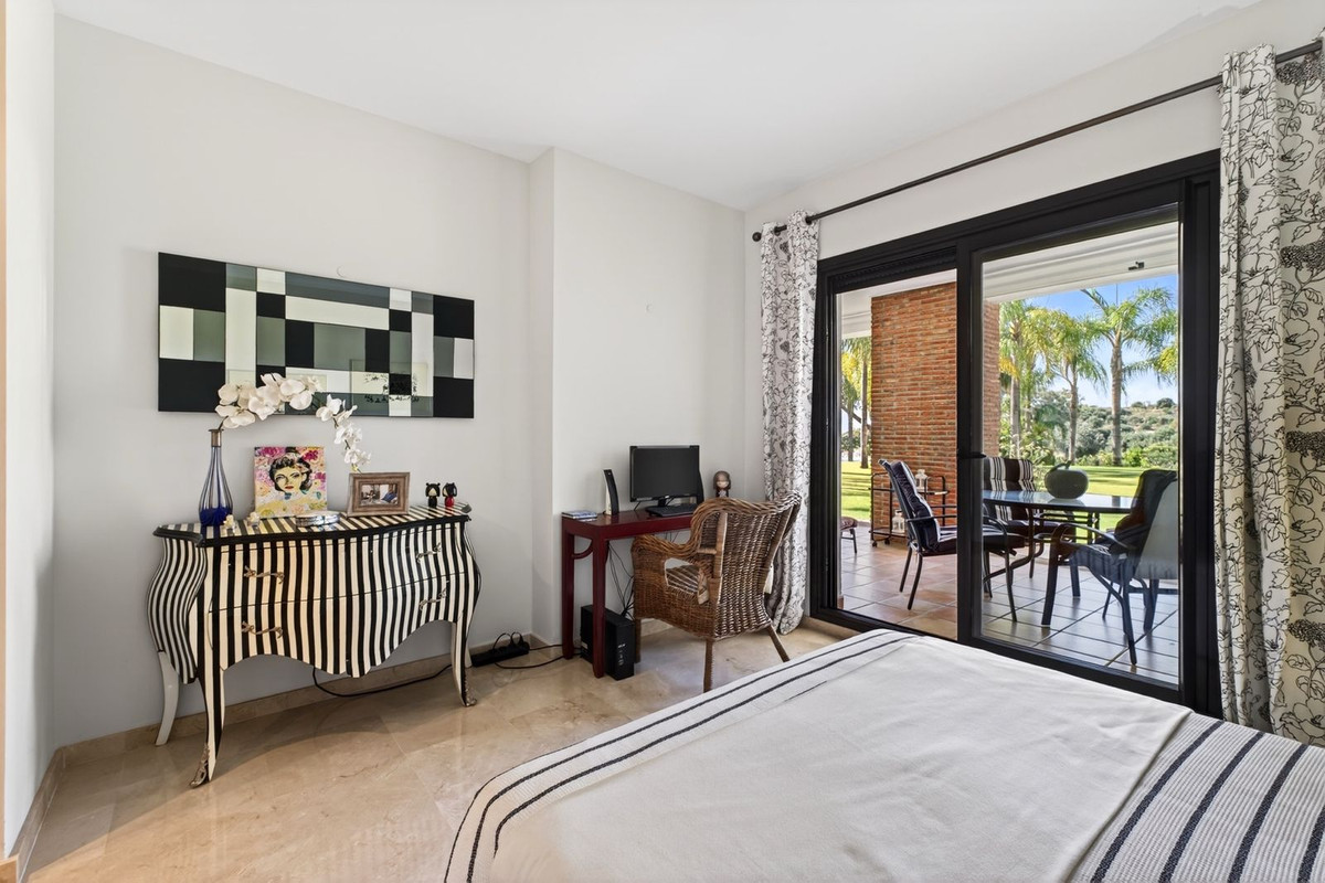 2 Bed Apartment for sale in Estepona Costa Del Sol, Málaga, Spain