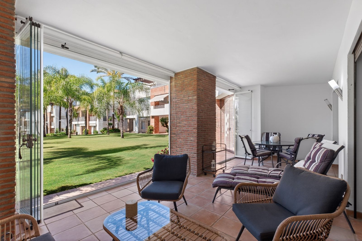 2 Bed Apartment for sale in Estepona Costa Del Sol, Málaga, Spain