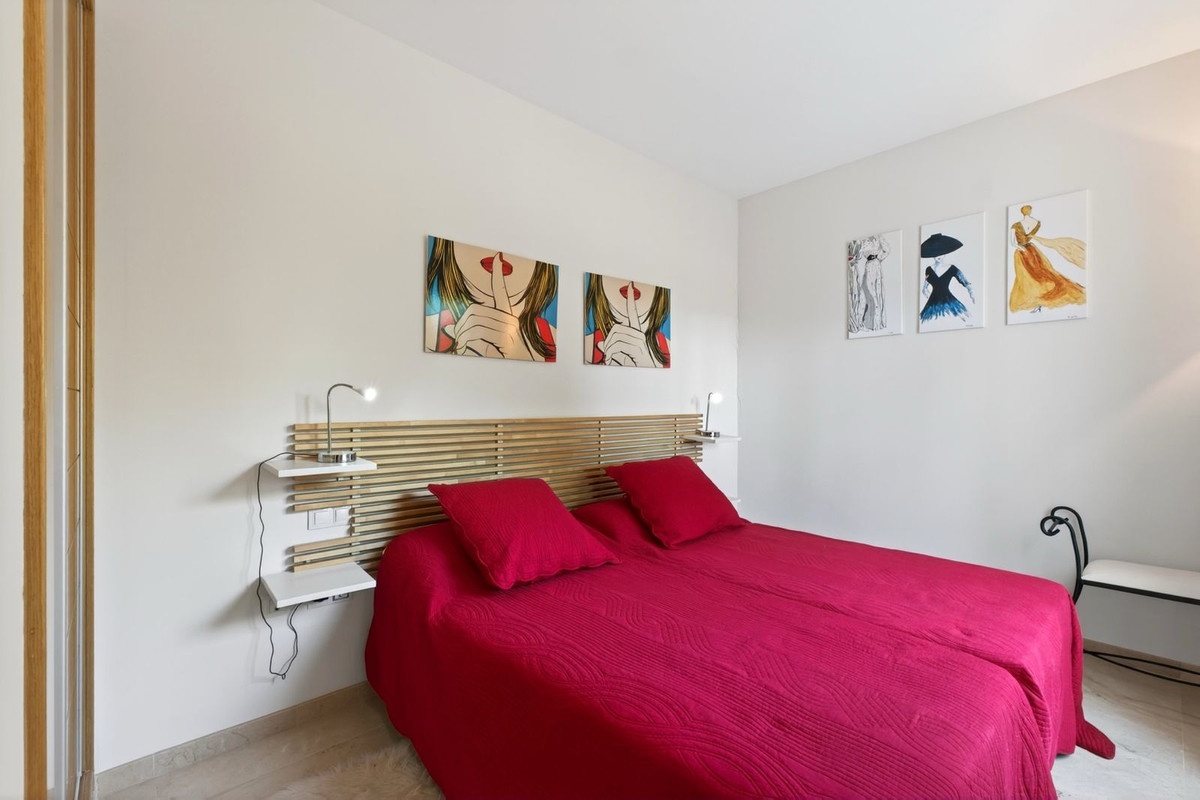 2 Bed Apartment for sale in Estepona Costa Del Sol, Málaga, Spain