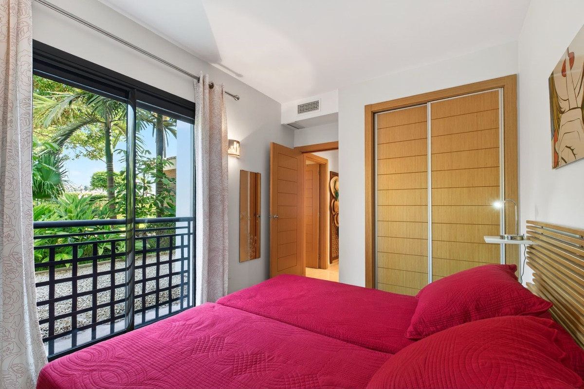 2 Bed Apartment for sale in Estepona Costa Del Sol, Málaga, Spain