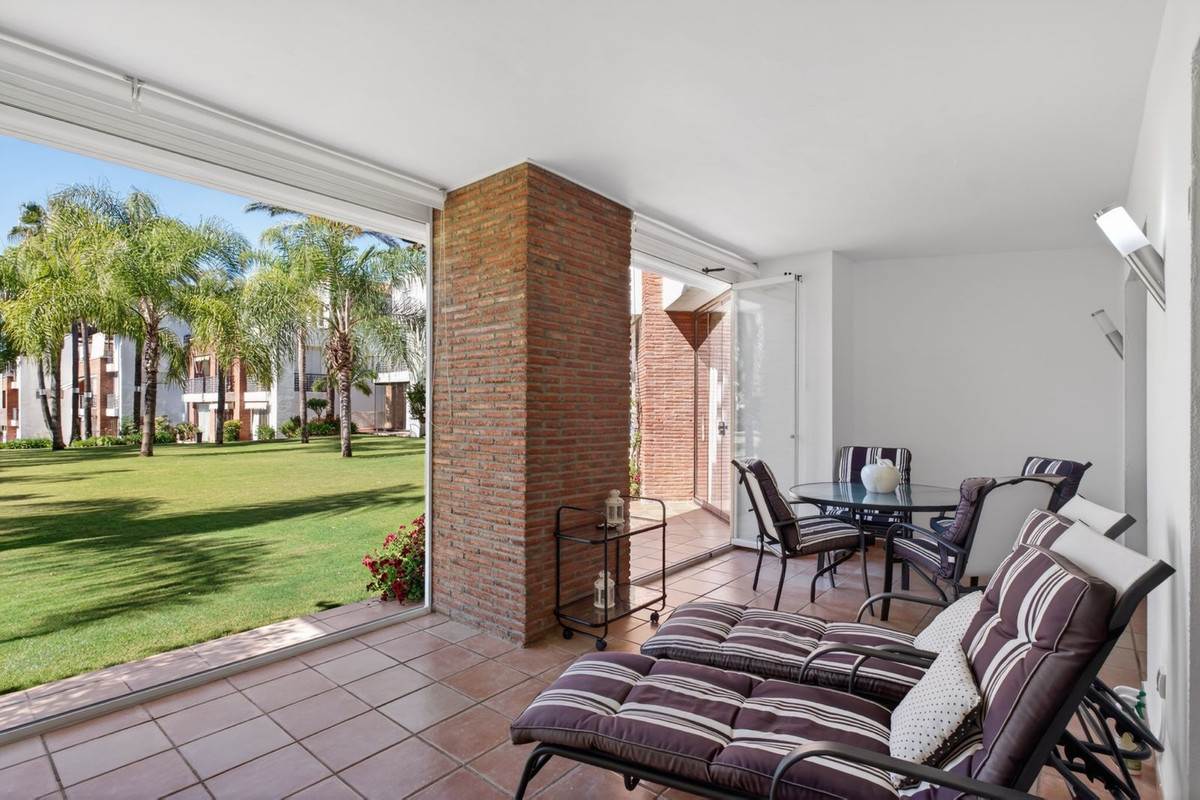 2 Bed Apartment for sale in Estepona Costa Del Sol, Málaga, Spain