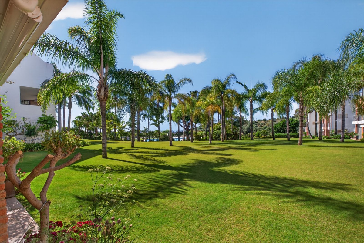 2 Bed Apartment for sale in Estepona Costa Del Sol, Málaga, Spain