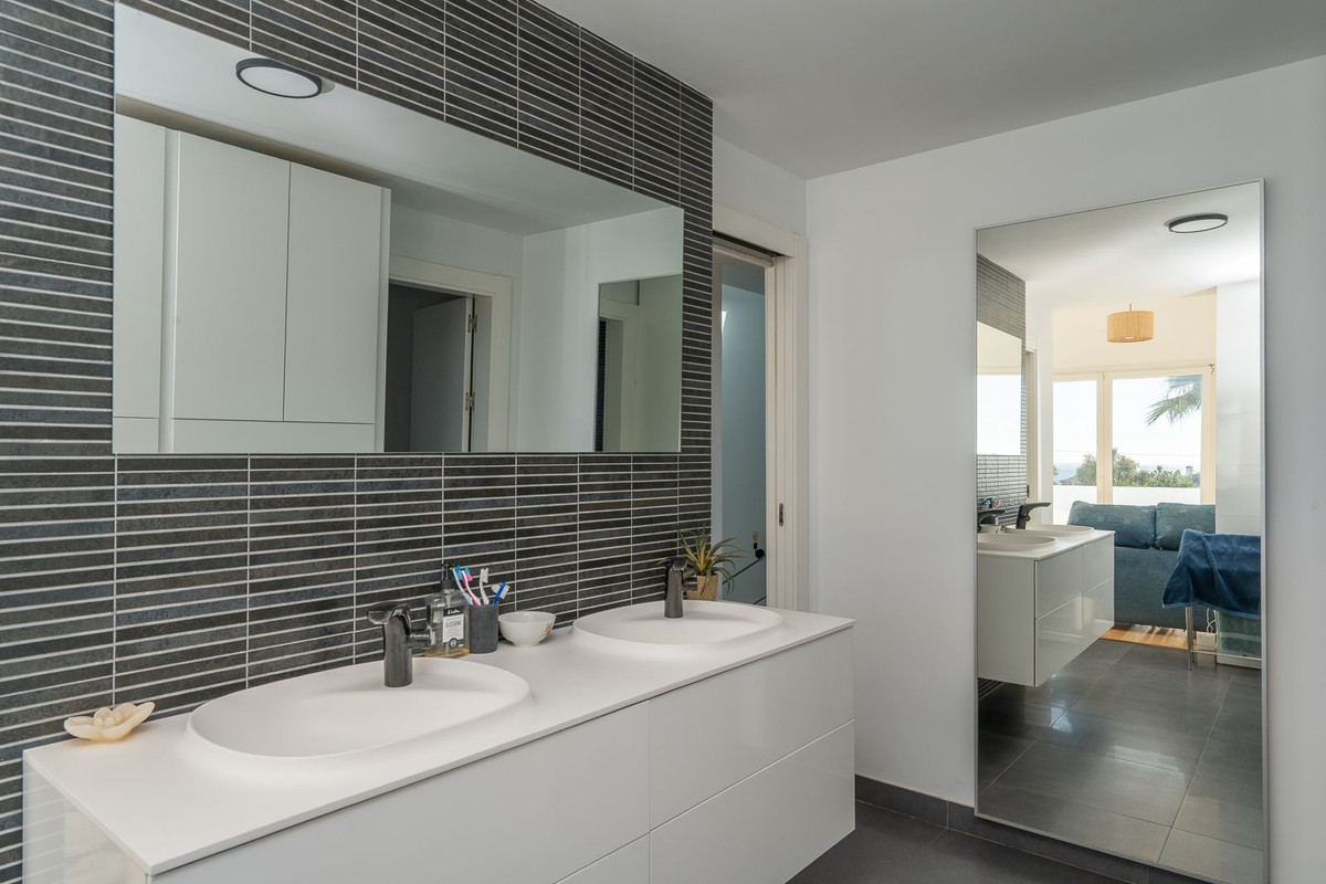 3 Bed Townhouse for sale in El Faro Costa Del Sol, Málaga, Spain
