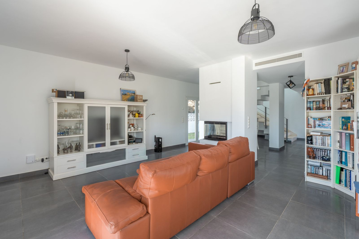 3 Bed Townhouse for sale in El Faro Costa Del Sol, Málaga, Spain