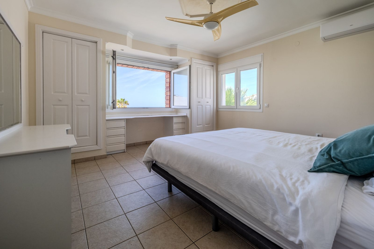 6 Bed Townhouse for sale in El Faro Costa Del Sol, Málaga, Spain