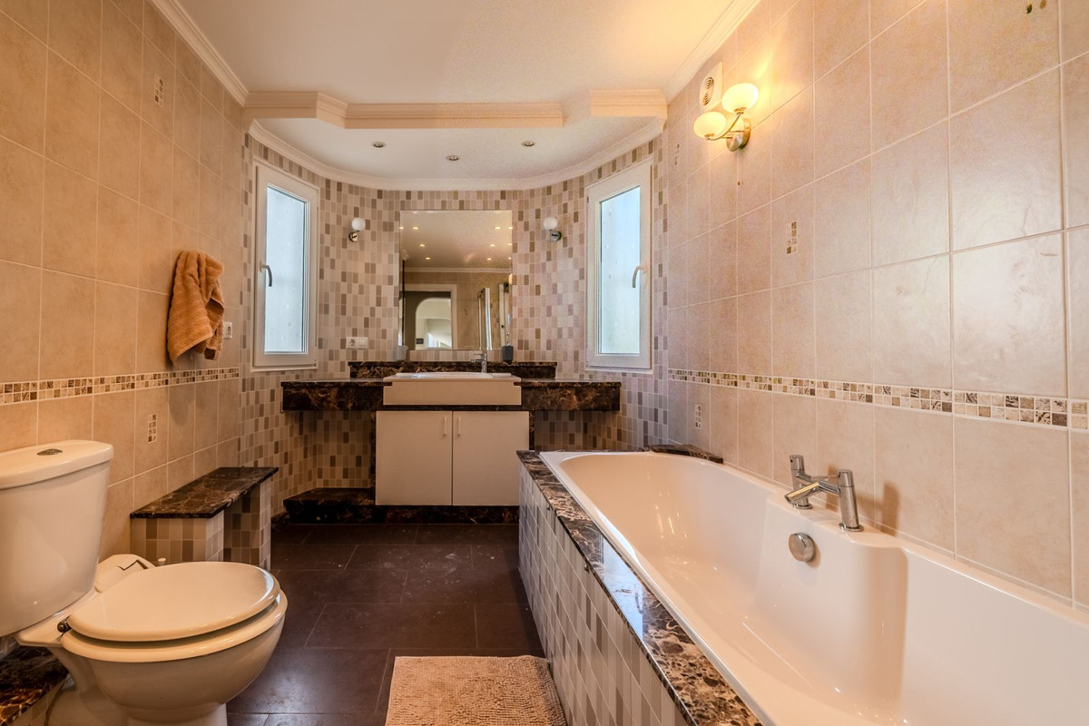 6 Bed Townhouse for sale in El Faro Costa Del Sol, Málaga, Spain