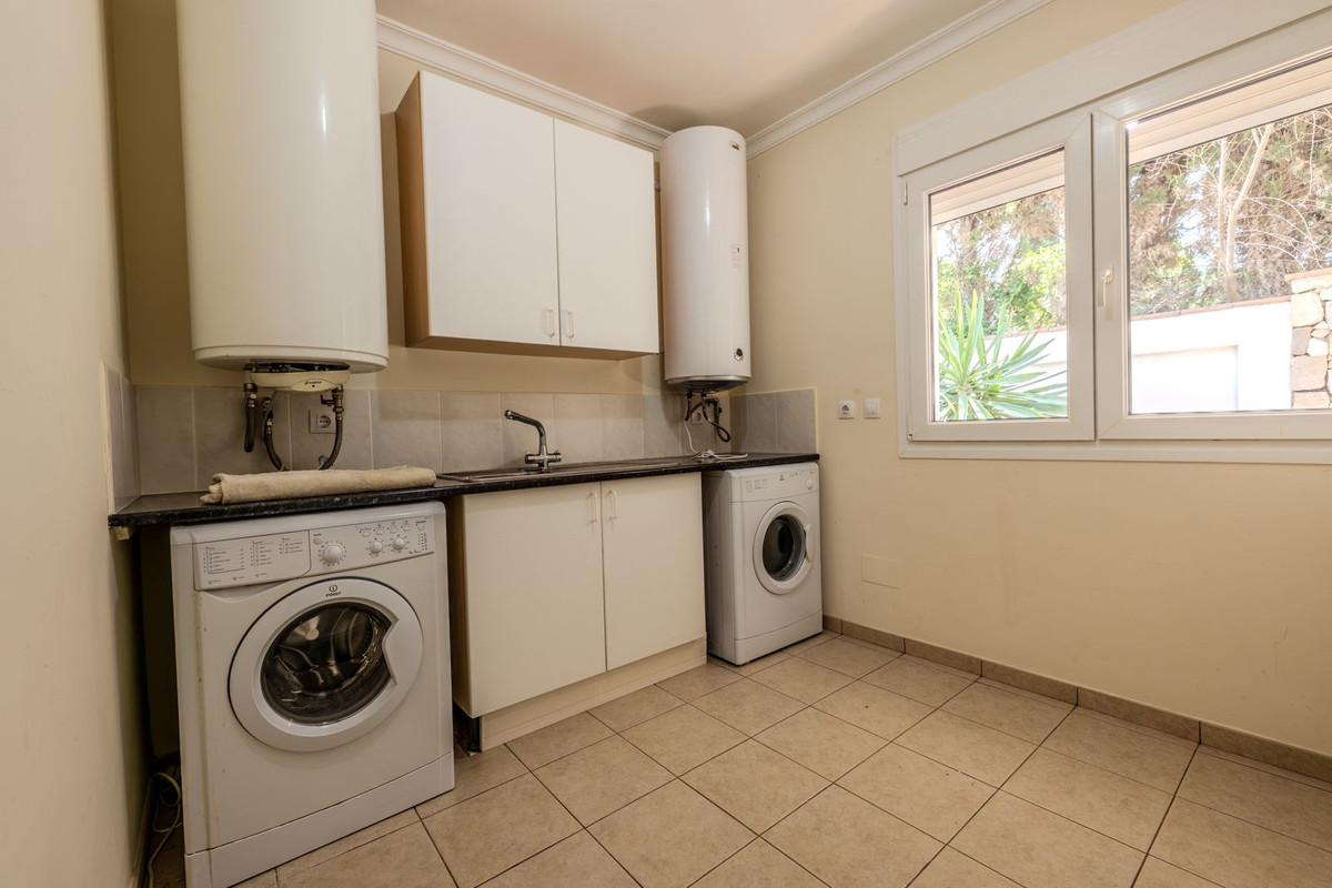 6 Bed Townhouse for sale in El Faro Costa Del Sol, Málaga, Spain