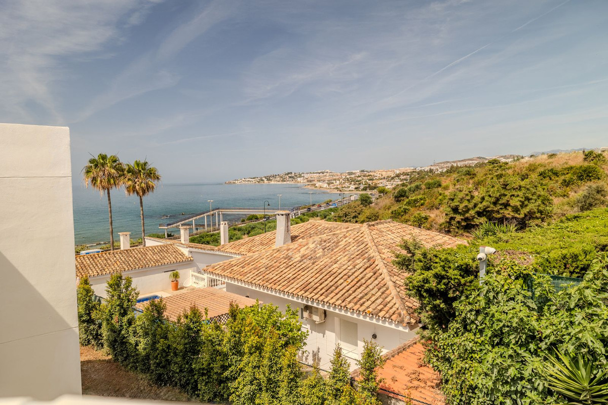 6 Bed Townhouse for sale in El Faro Costa Del Sol, Málaga, Spain