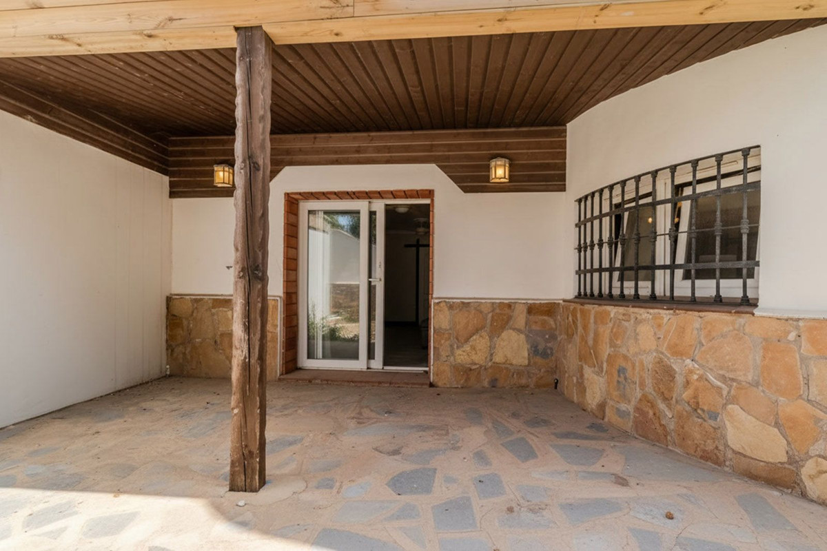 6 Bed Townhouse for sale in El Faro Costa Del Sol, Málaga, Spain
