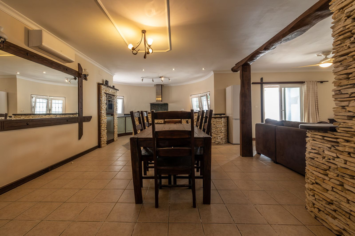 6 Bed Townhouse for sale in El Faro Costa Del Sol, Málaga, Spain