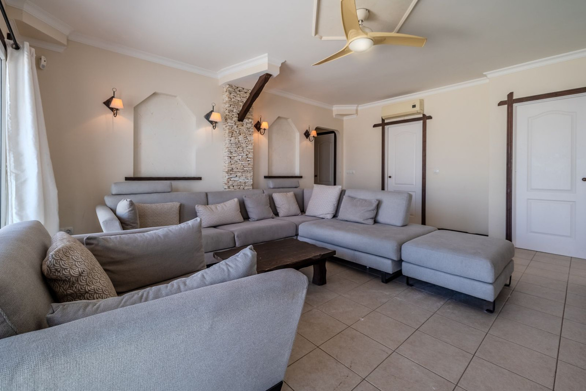 6 Bed Townhouse for sale in El Faro Costa Del Sol, Málaga, Spain