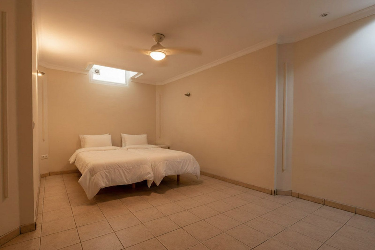 6 Bed Townhouse for sale in El Faro Costa Del Sol, Málaga, Spain
