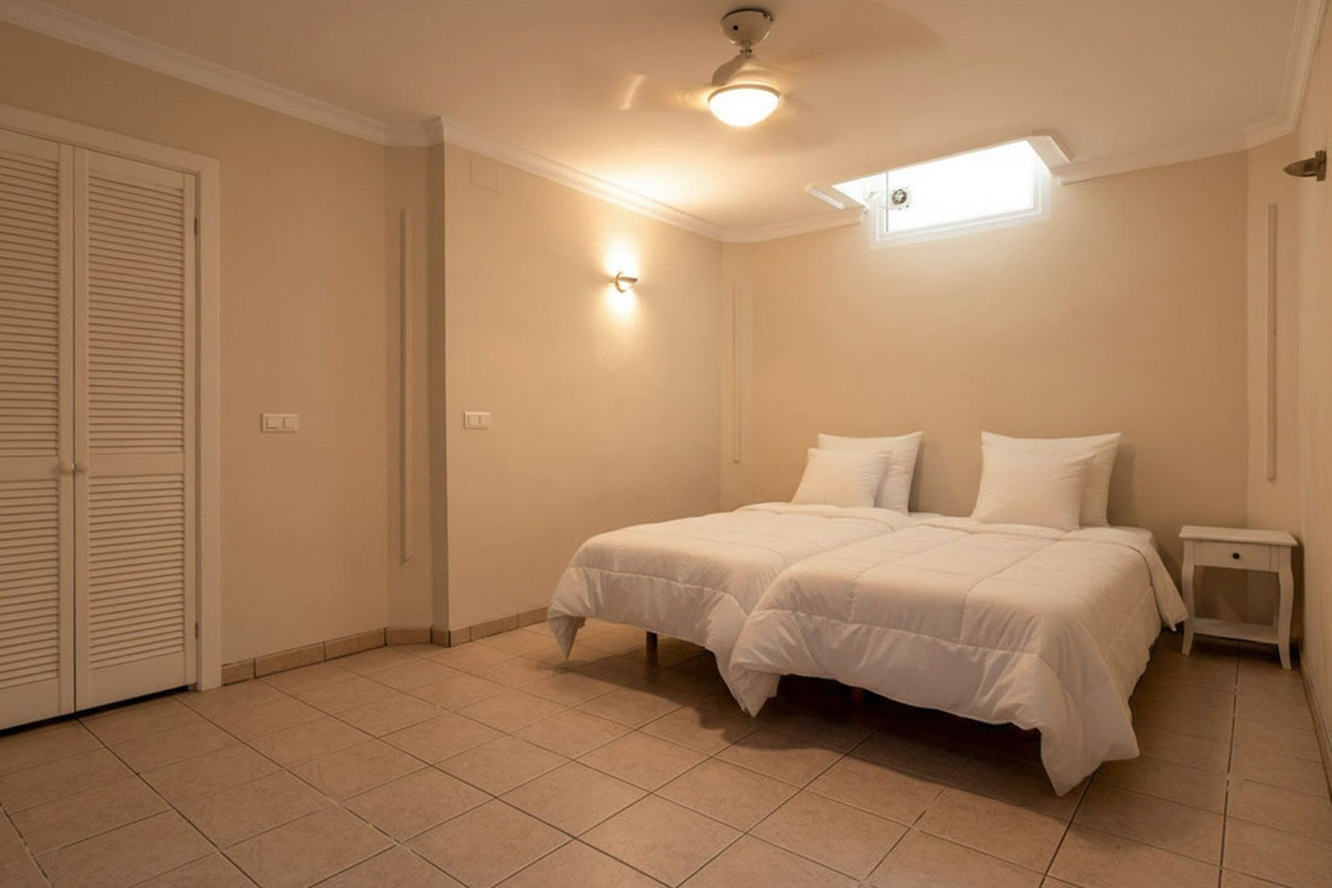 6 Bed Townhouse for sale in El Faro Costa Del Sol, Málaga, Spain