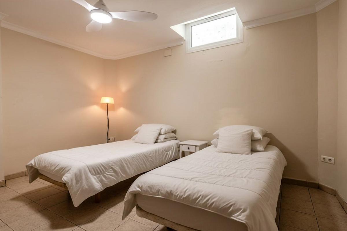 6 Bed Townhouse for sale in El Faro Costa Del Sol, Málaga, Spain