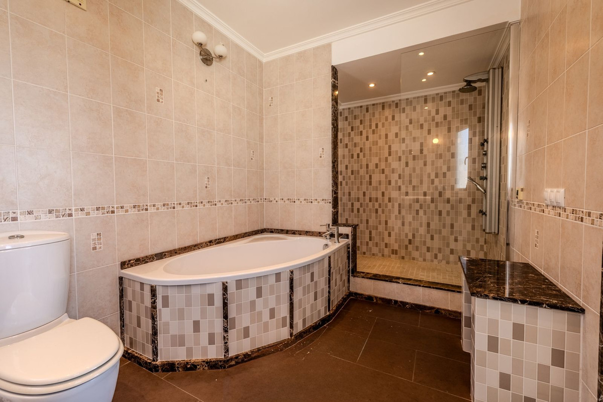 6 Bed Townhouse for sale in El Faro Costa Del Sol, Málaga, Spain