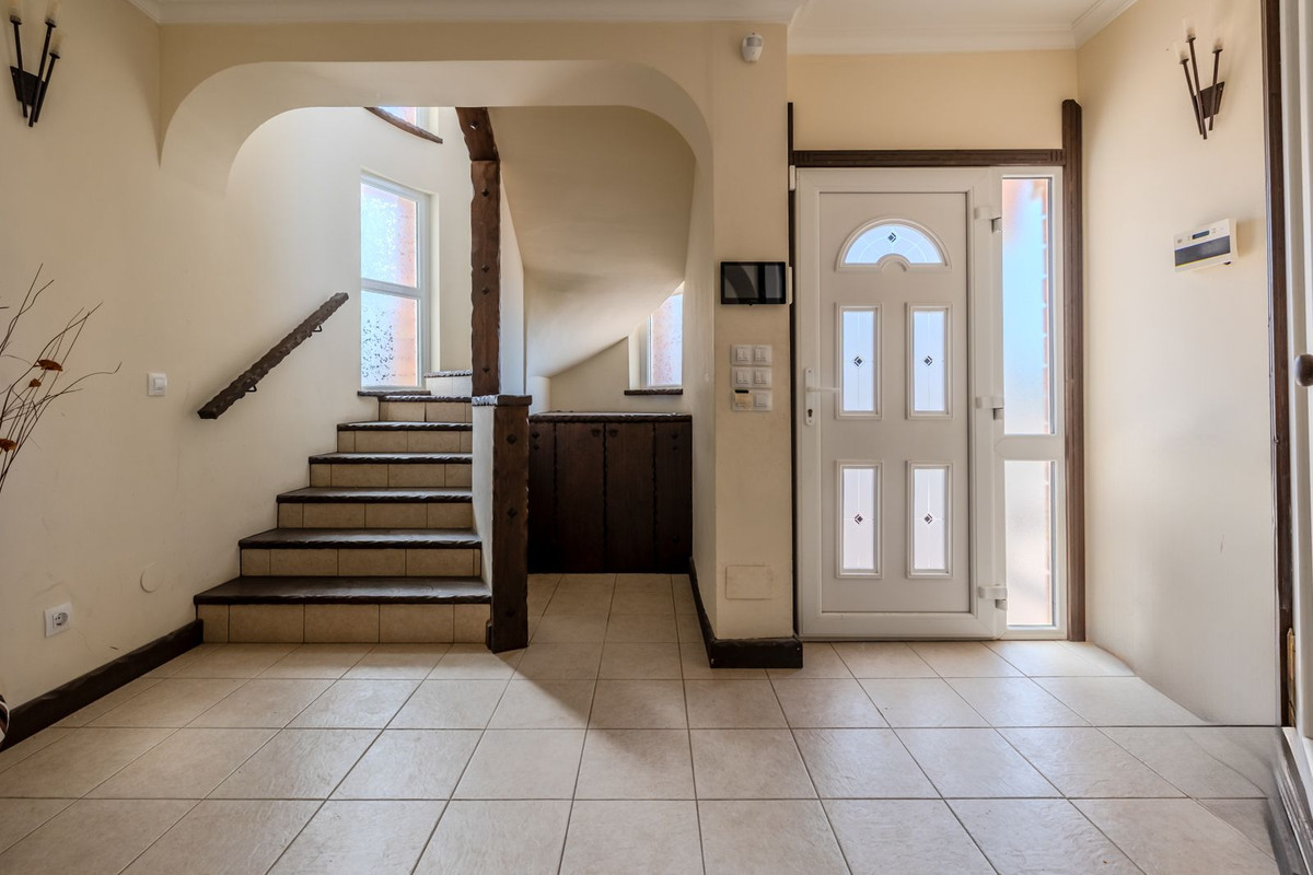 6 Bed Townhouse for sale in El Faro Costa Del Sol, Málaga, Spain