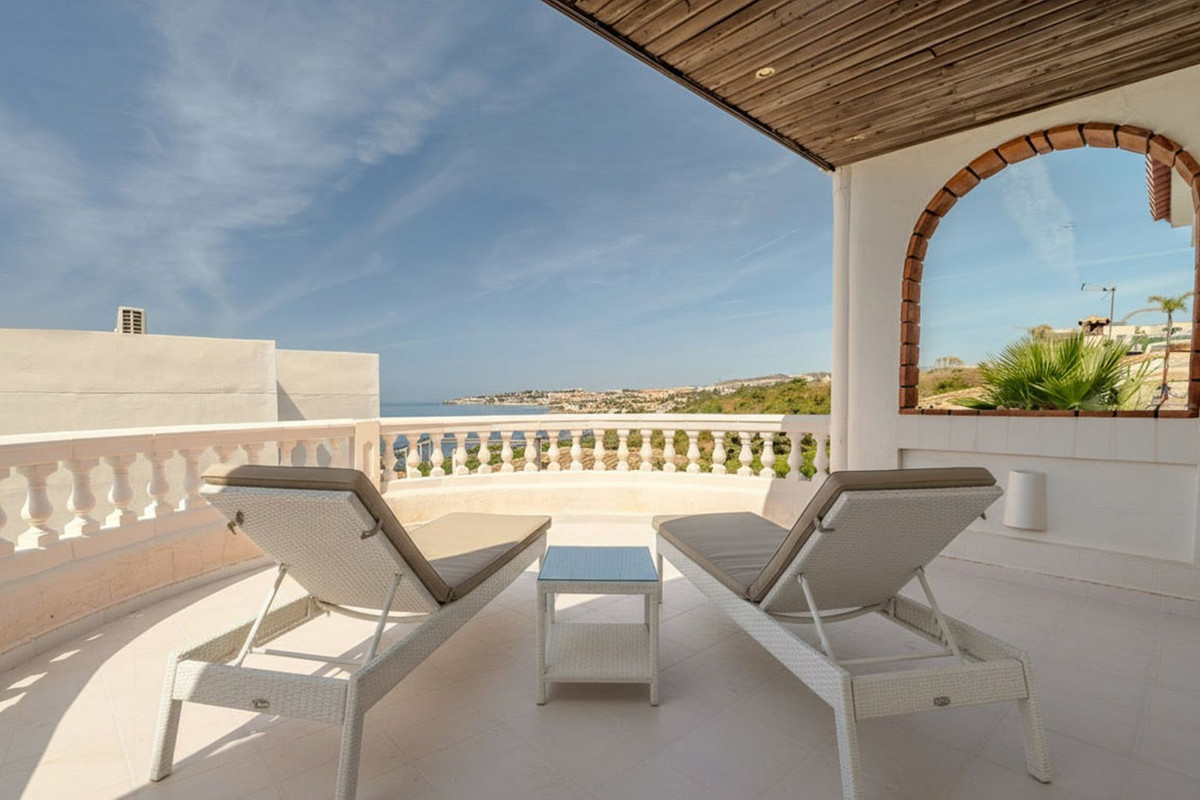 6 Bed Townhouse for sale in El Faro Costa Del Sol, Málaga, Spain