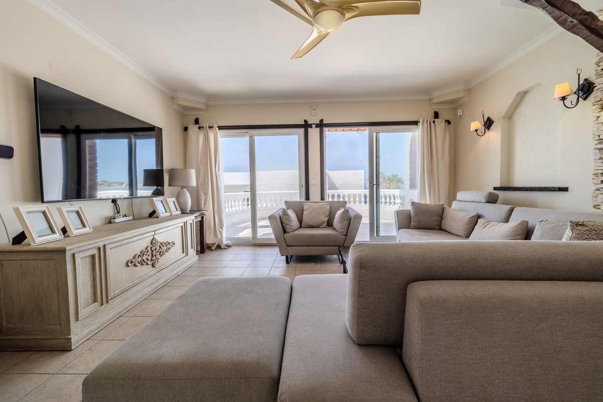 6 Bed Townhouse for sale in El Faro Costa Del Sol, Málaga, Spain
