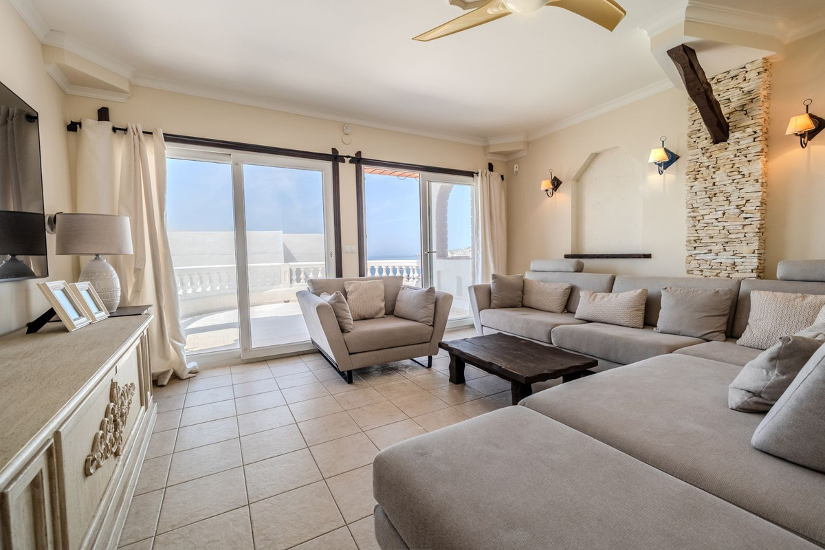 6 Bed Townhouse for sale in El Faro Costa Del Sol, Málaga, Spain