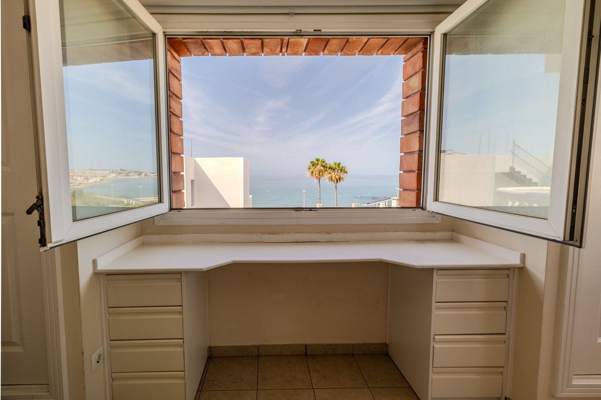 6 Bed Townhouse for sale in El Faro Costa Del Sol, Málaga, Spain