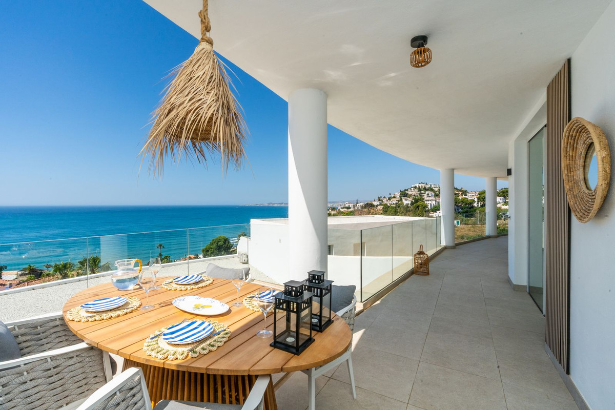 3 Bed Apartment for sale in Torrequebrada Costa Del Sol, Málaga, Spain