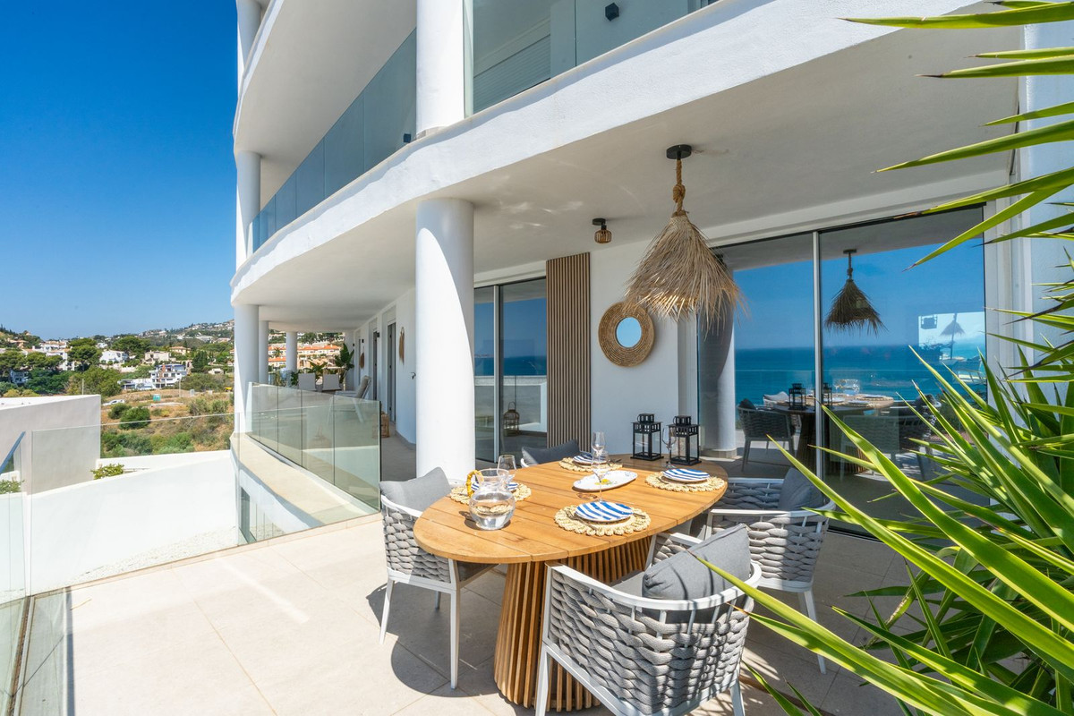 3 Bed Apartment for sale in Torrequebrada Costa Del Sol, Málaga, Spain