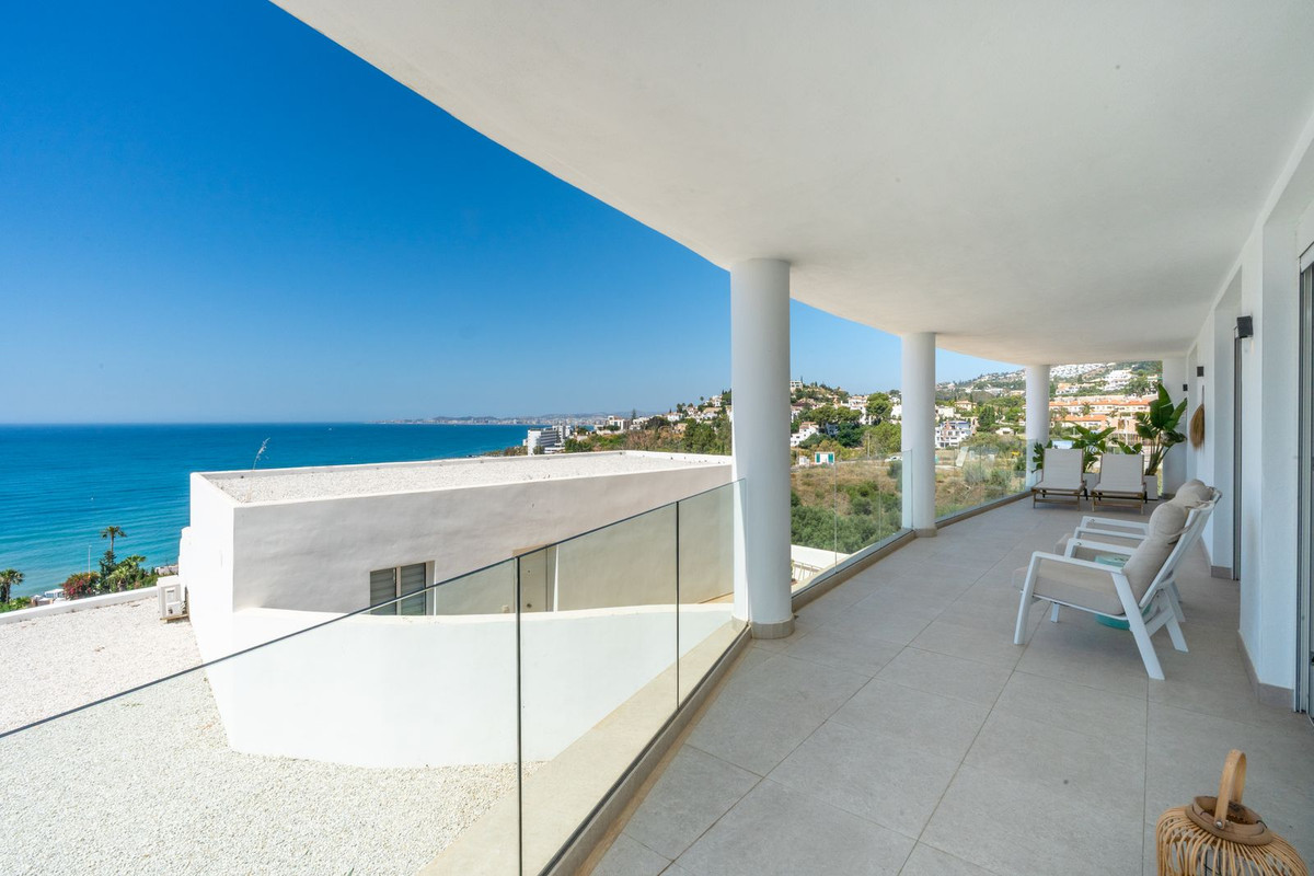3 Bed Apartment for sale in Torrequebrada Costa Del Sol, Málaga, Spain