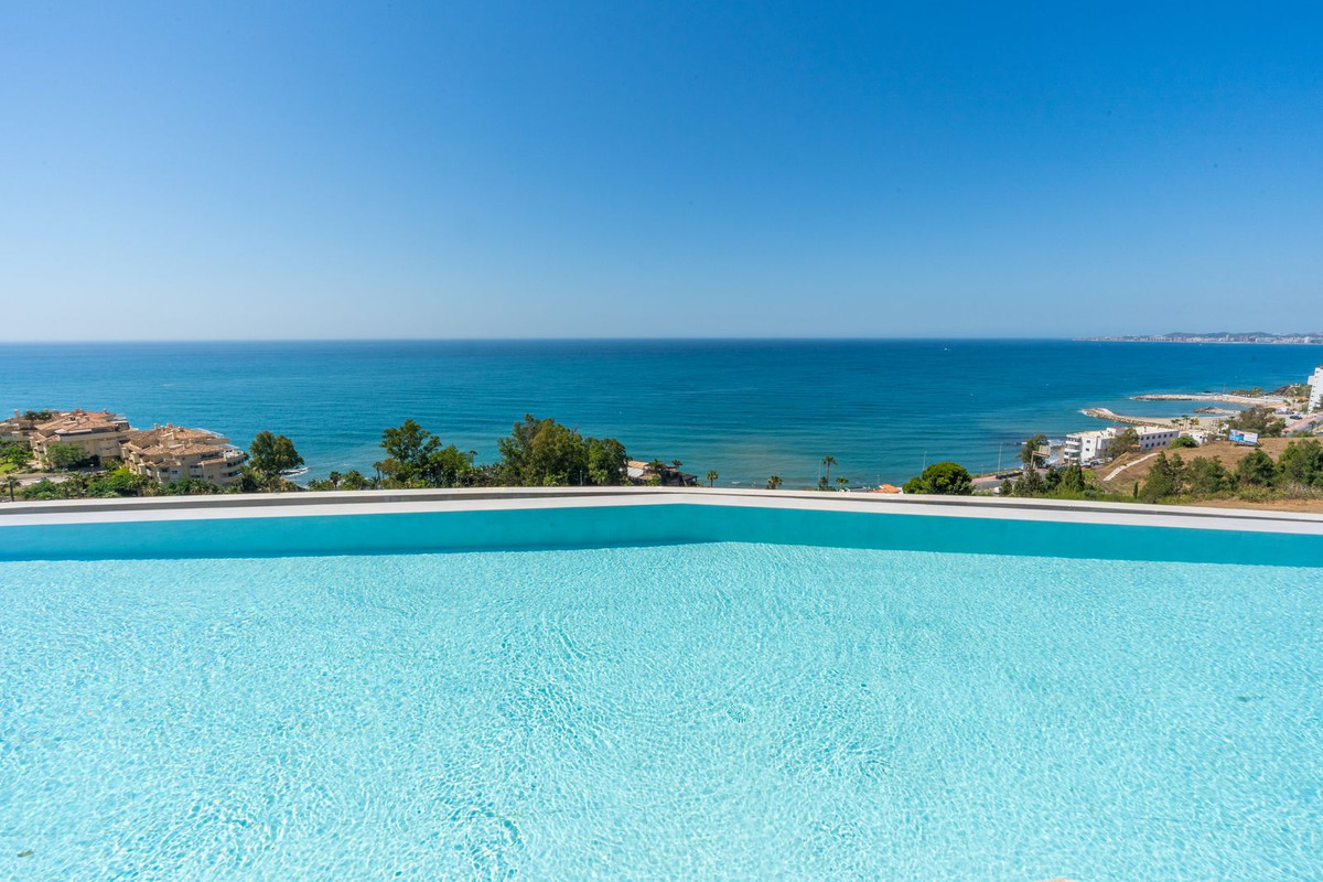 3 Bed Apartment for sale in Torrequebrada Costa Del Sol, Málaga, Spain