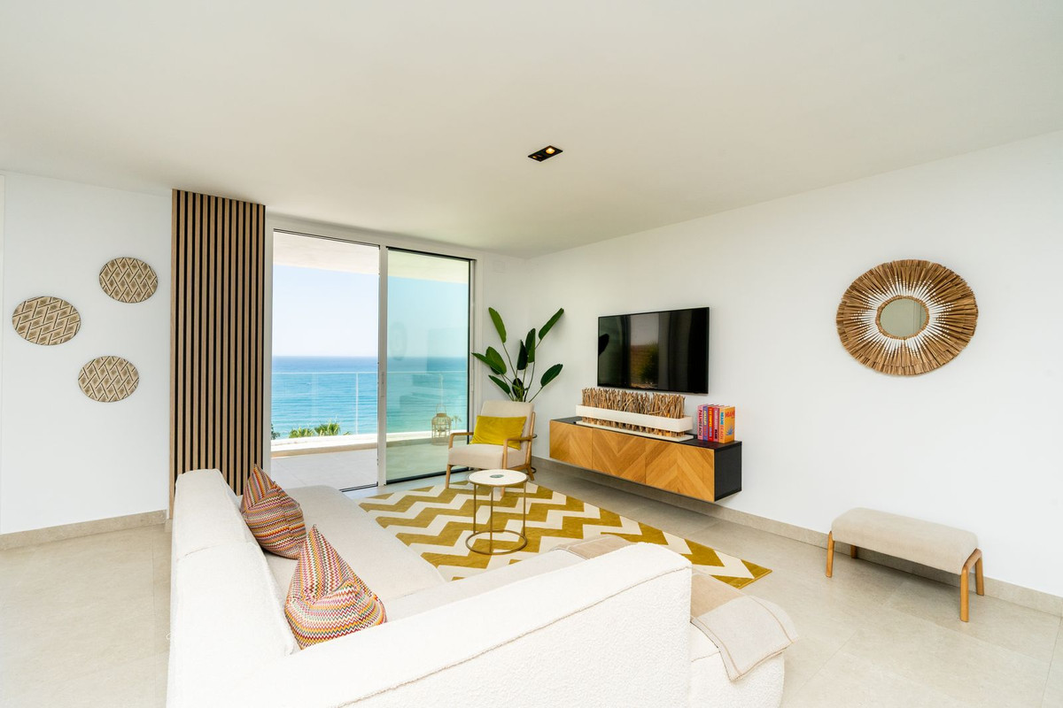 3 Bed Apartment for sale in Torrequebrada Costa Del Sol, Málaga, Spain