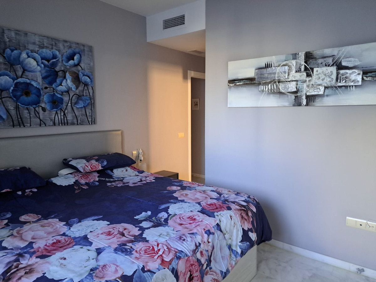 Se vende Apartamento Planta Media de 2 dormitorios en Costa Del Sol, Málaga, España
