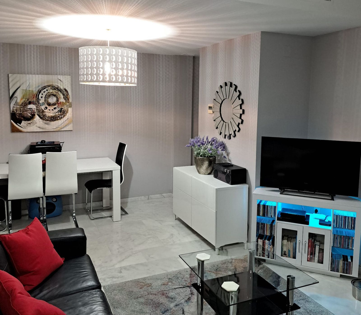 Se vende Apartamento Planta Media de 2 dormitorios en Costa Del Sol, Málaga, España