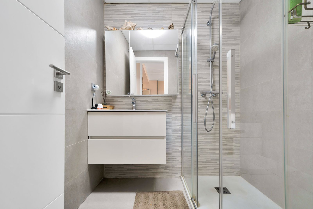 2 Bed Apartment for sale in Benalmadena Costa Del Sol, Málaga, Spain