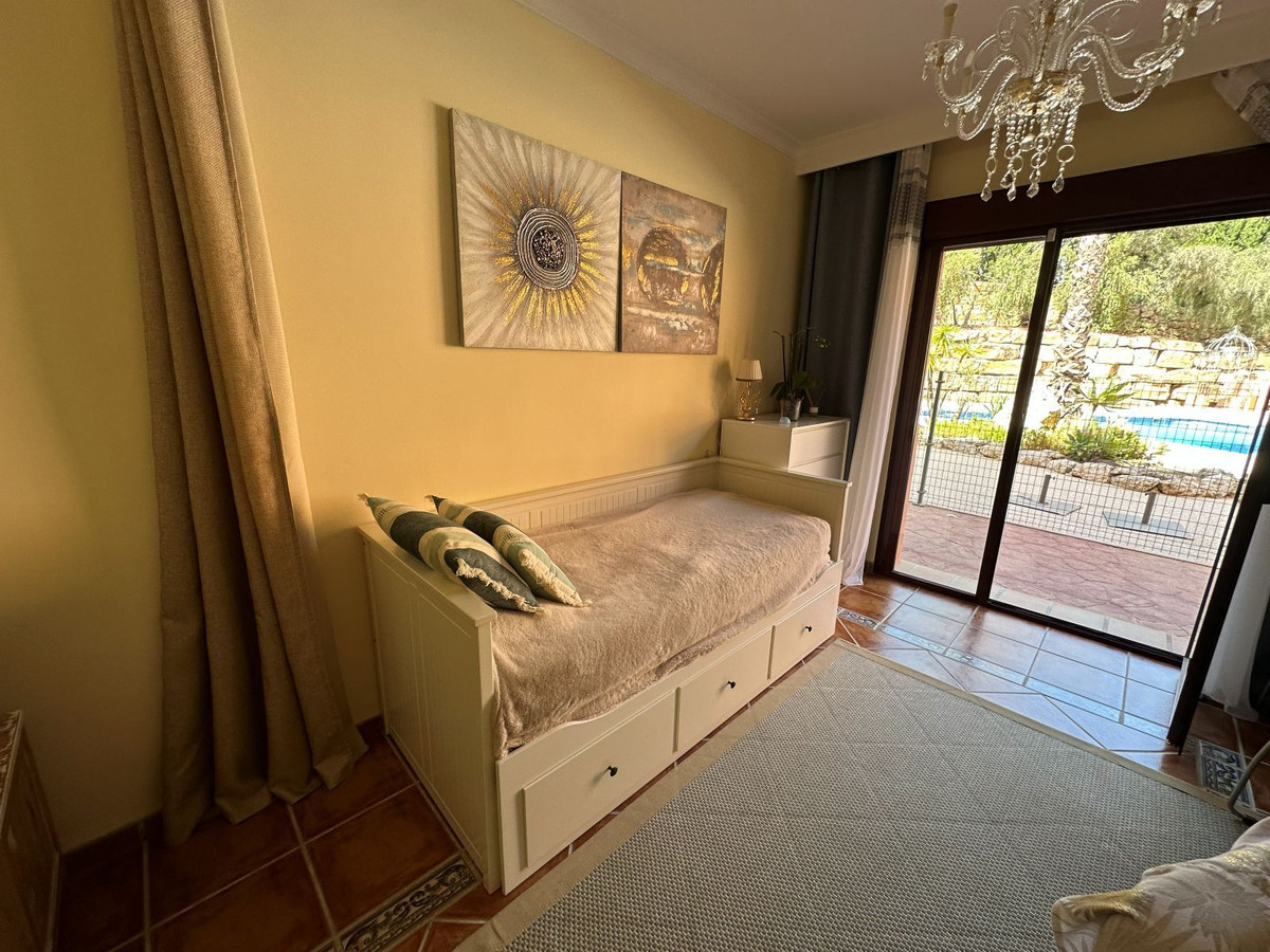 1 Bed Apartment for sale in Benahavís Costa Del Sol, Málaga, Spain