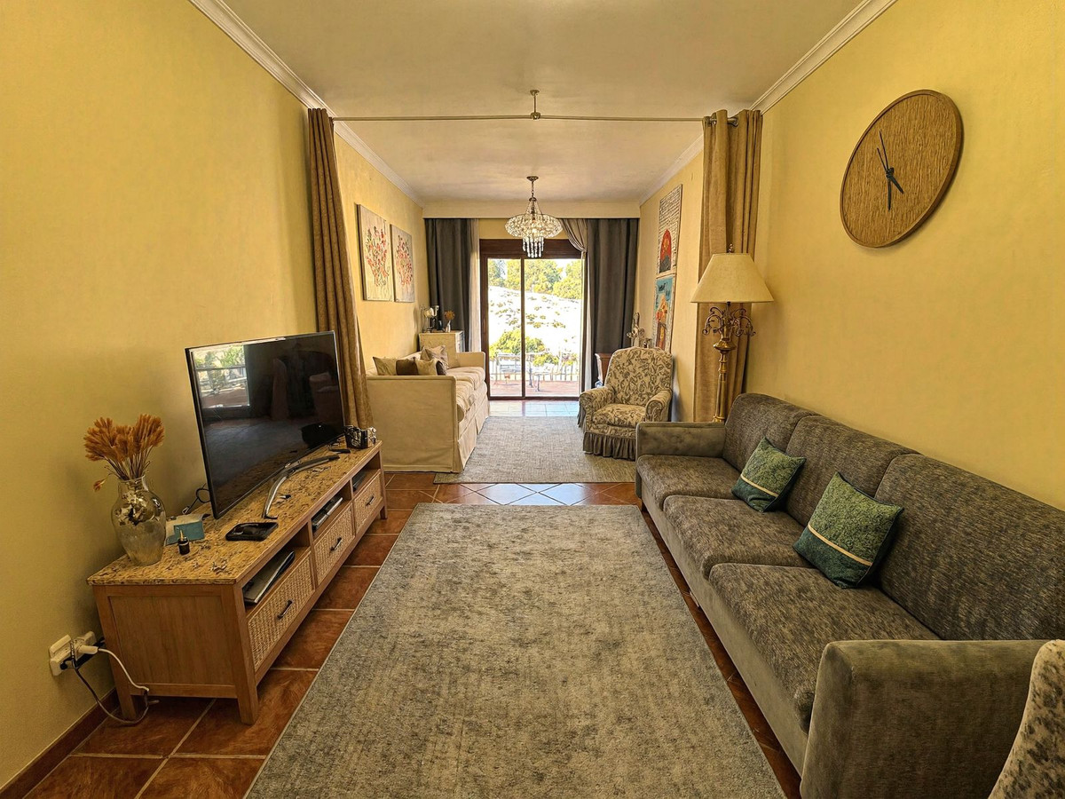 1 Bed Apartment for sale in Benahavís Costa Del Sol, Málaga, Spain