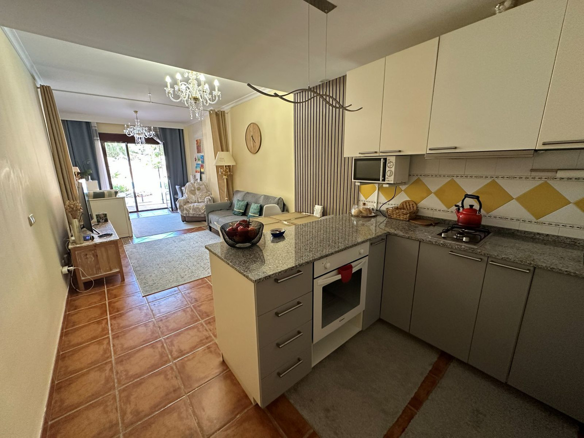 1 Bed Apartment for sale in Benahavís Costa Del Sol, Málaga, Spain