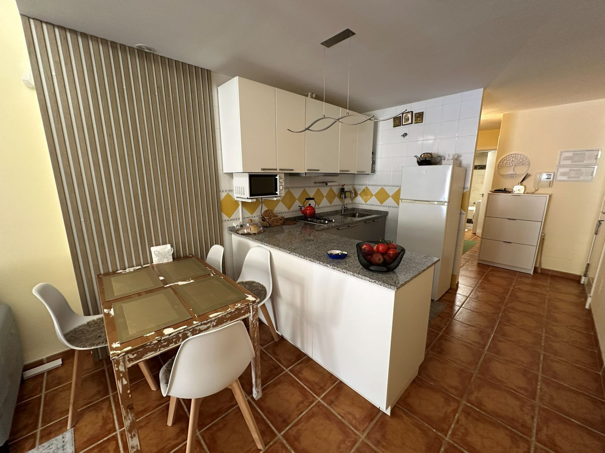 1 Bed Apartment for sale in Benahavís Costa Del Sol, Málaga, Spain