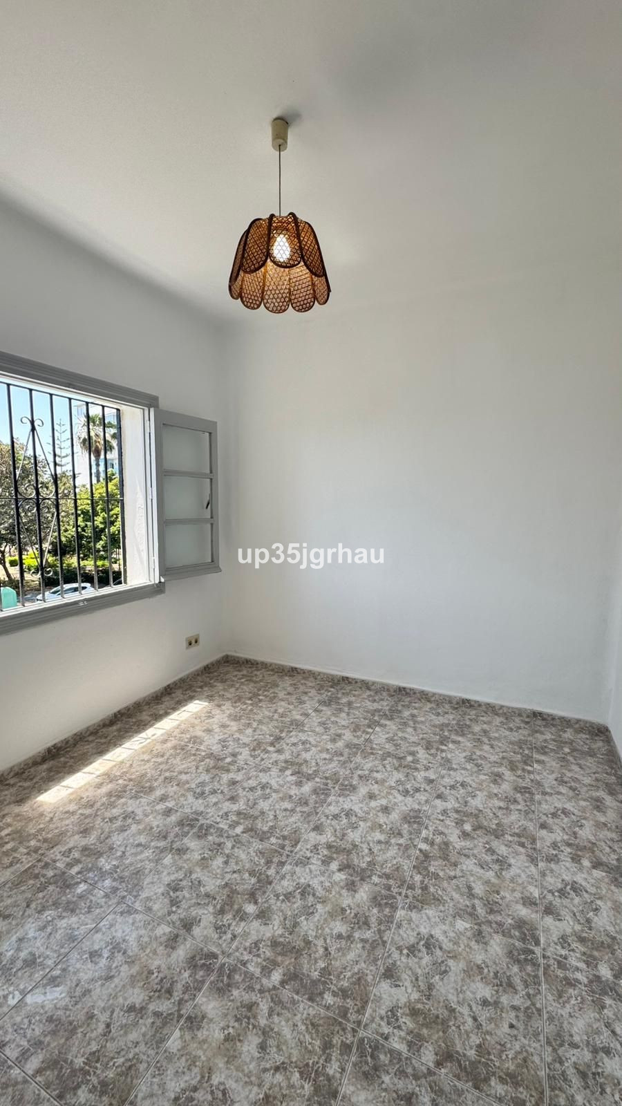 Se vende Apartamento Planta Media de 3 dormitorios en Costa Del Sol, Málaga, España