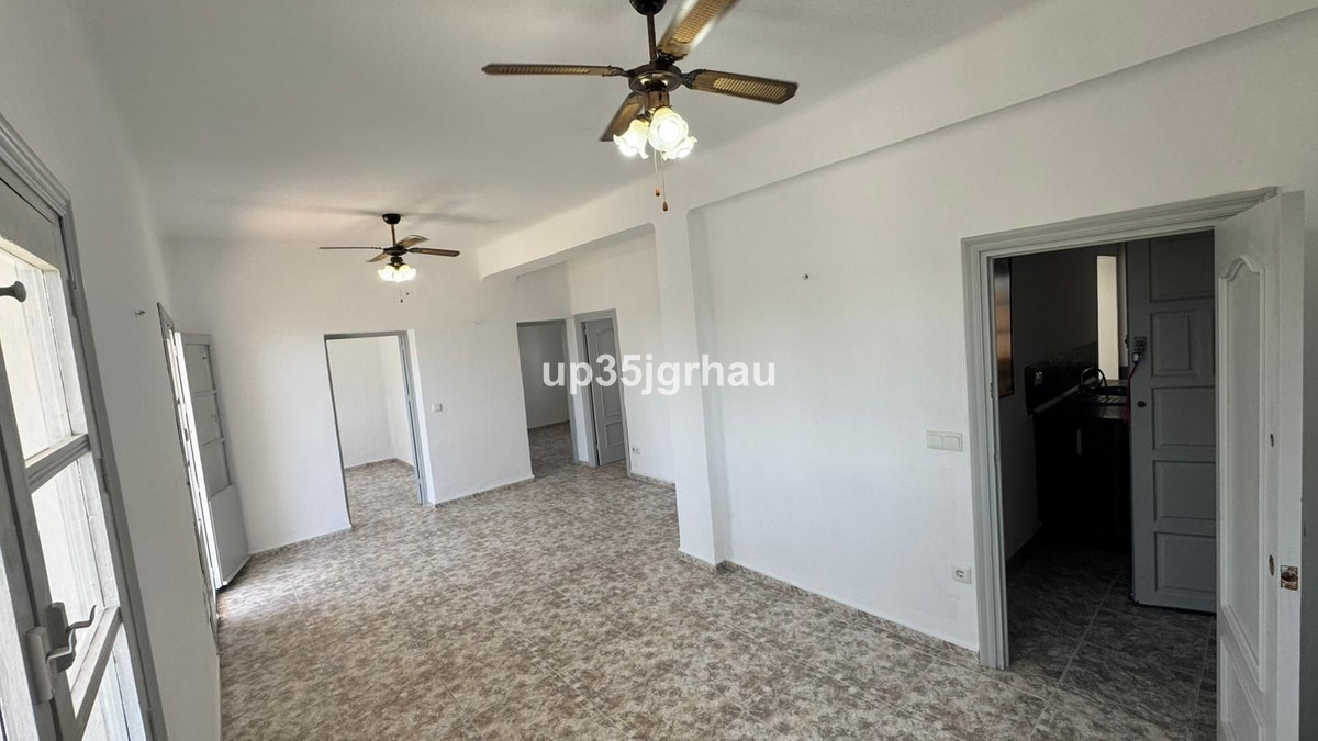 Se vende Apartamento Planta Media de 3 dormitorios en Costa Del Sol, Málaga, España