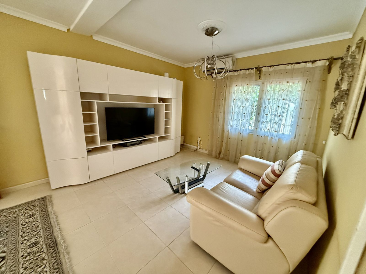 6 Bed Townhouse for sale in Calahonda Costa Del Sol, Málaga, Spain