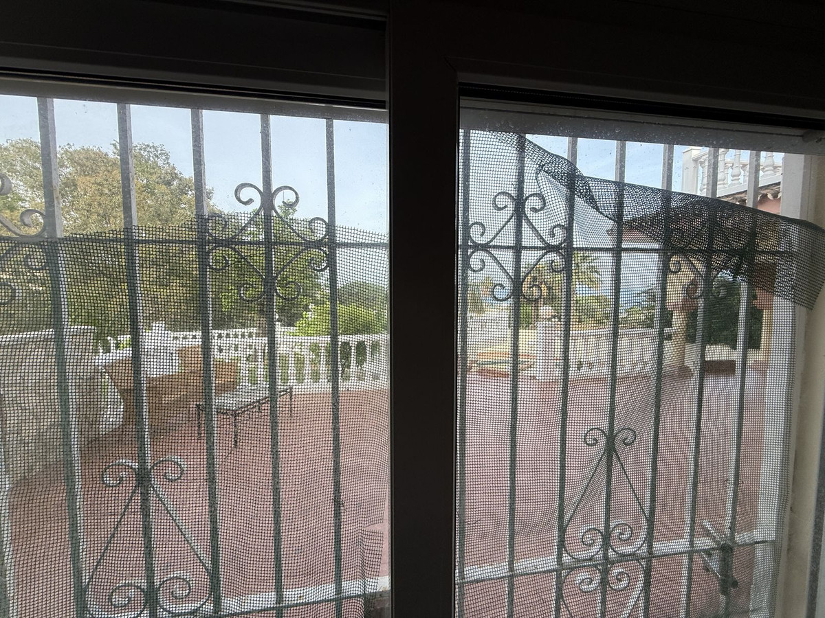 6 Bed Townhouse for sale in Calahonda Costa Del Sol, Málaga, Spain