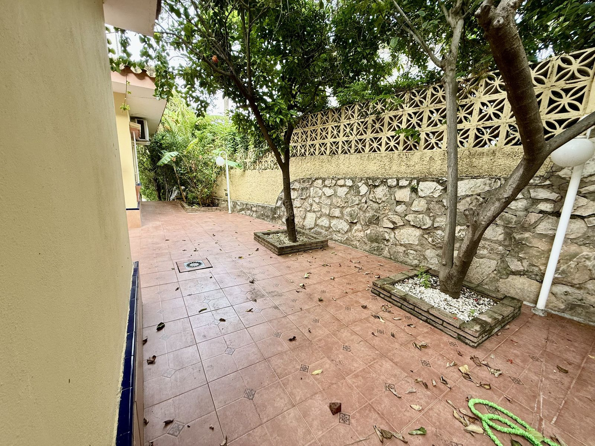 6 Bed Townhouse for sale in Calahonda Costa Del Sol, Málaga, Spain