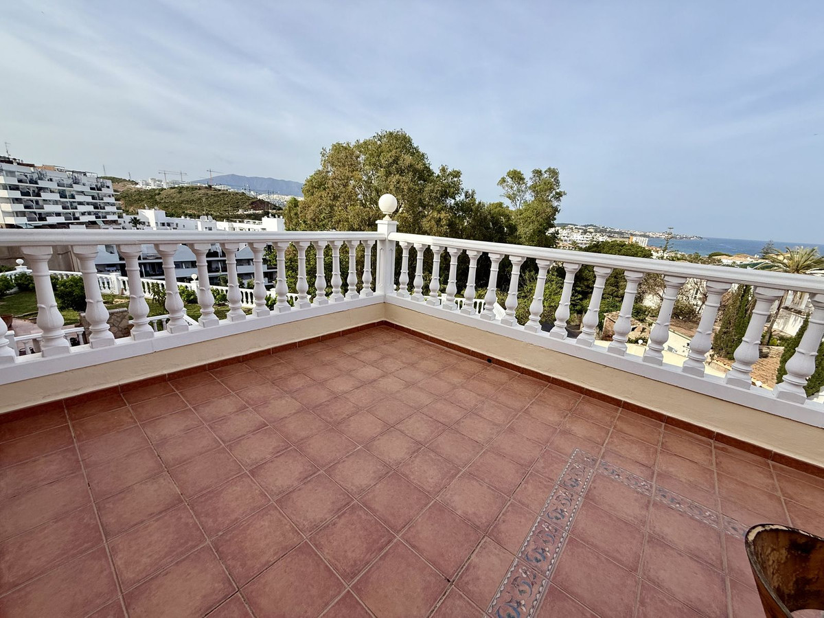 6 Bed Townhouse for sale in Calahonda Costa Del Sol, Málaga, Spain