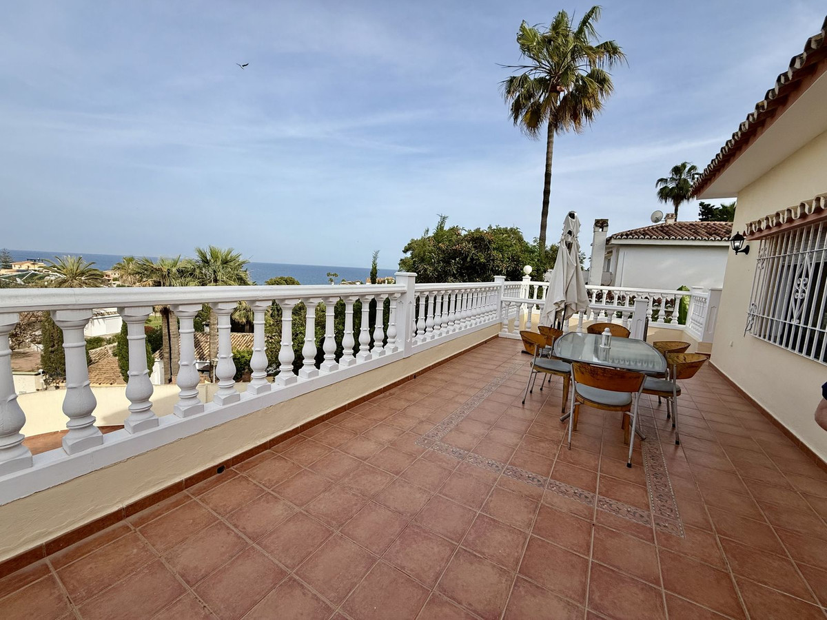 6 Bed Townhouse for sale in Calahonda Costa Del Sol, Málaga, Spain