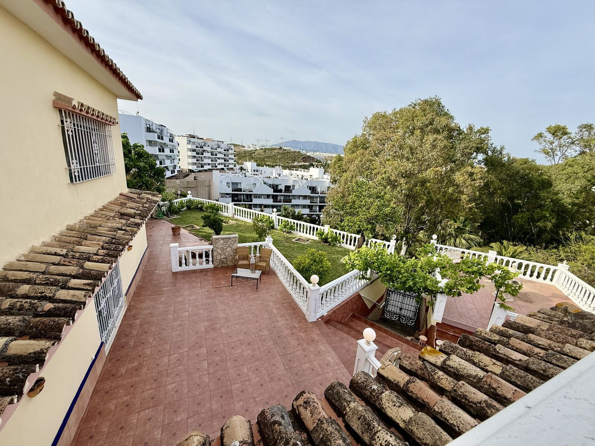 6 Bed Townhouse for sale in Calahonda Costa Del Sol, Málaga, Spain
