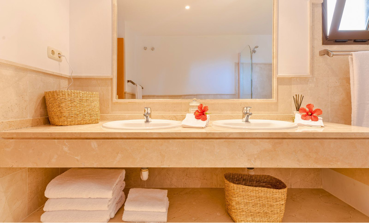 Se vende Apartamento Planta Baja de 3 dormitorios en Costa Del Sol, Málaga, España