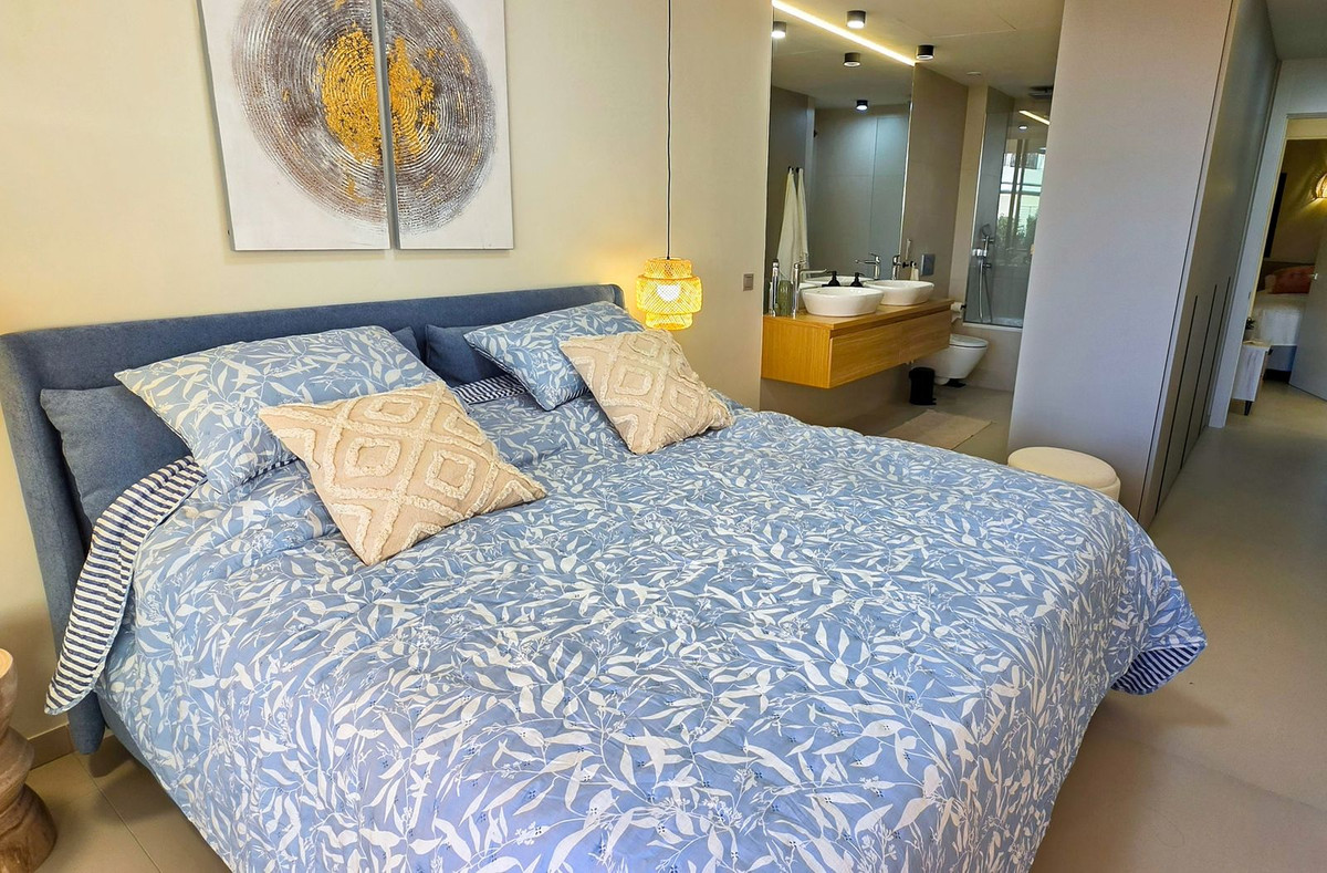 2 Bed Apartment for sale in Higueron Costa Del Sol, Málaga, Spain