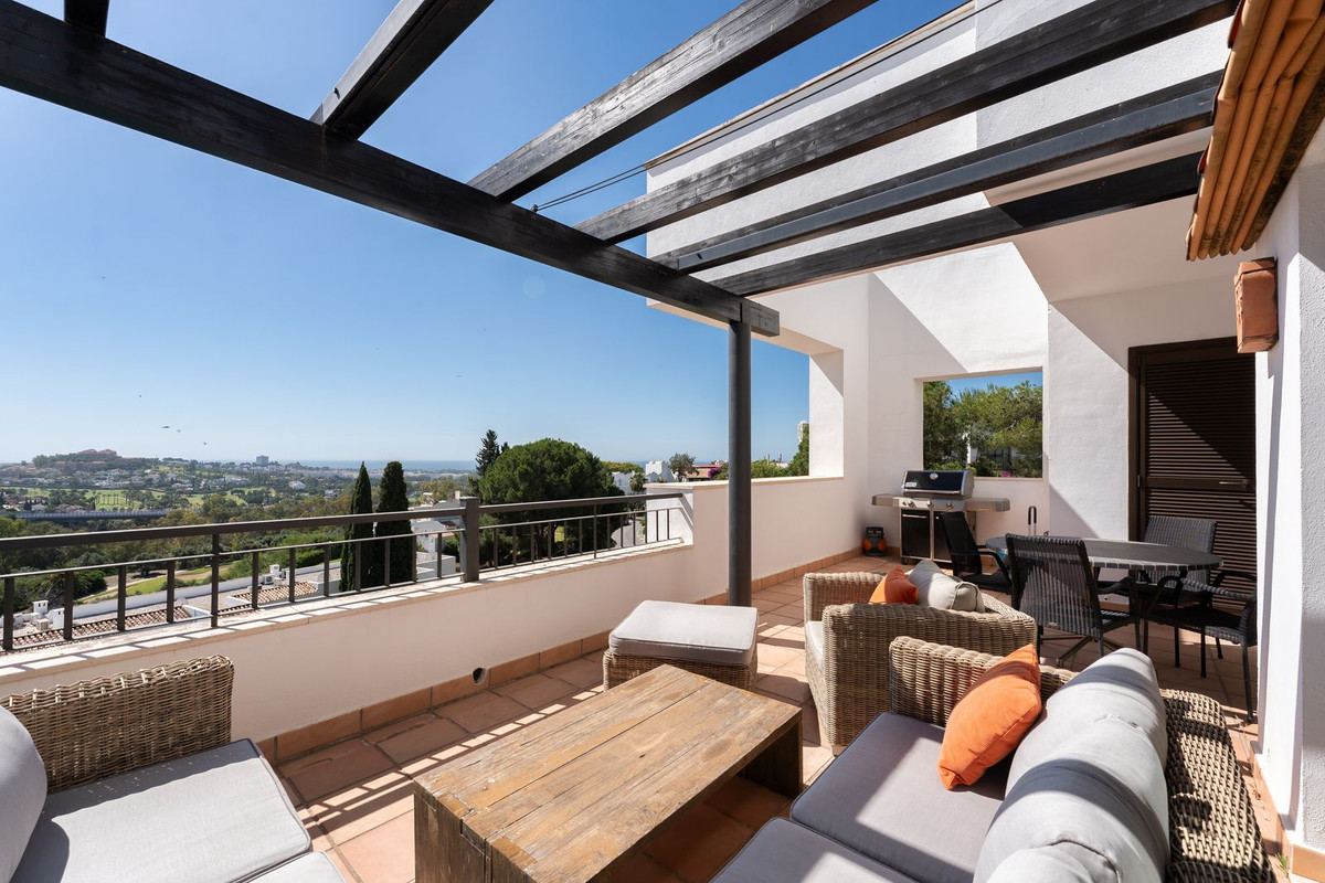 2 Bed Apartment for sale in La Quinta Costa Del Sol, Málaga, Spain