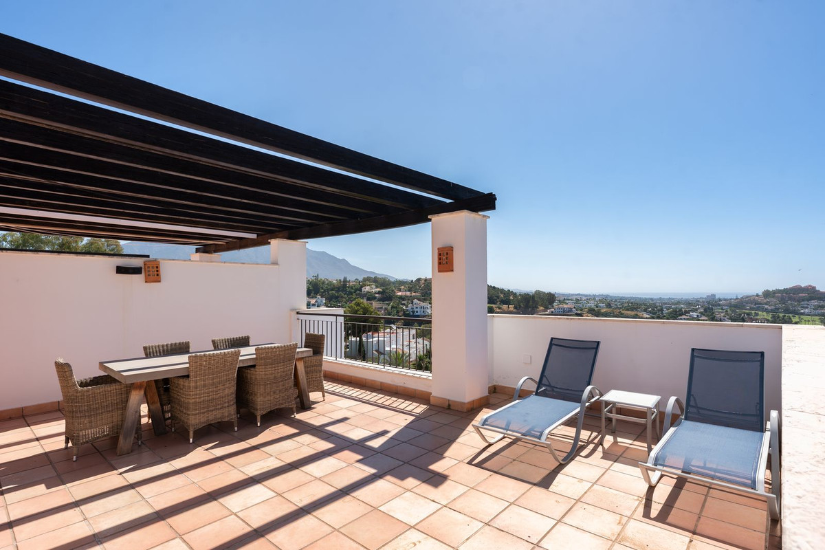 2 Bed Apartment for sale in La Quinta Costa Del Sol, Málaga, Spain