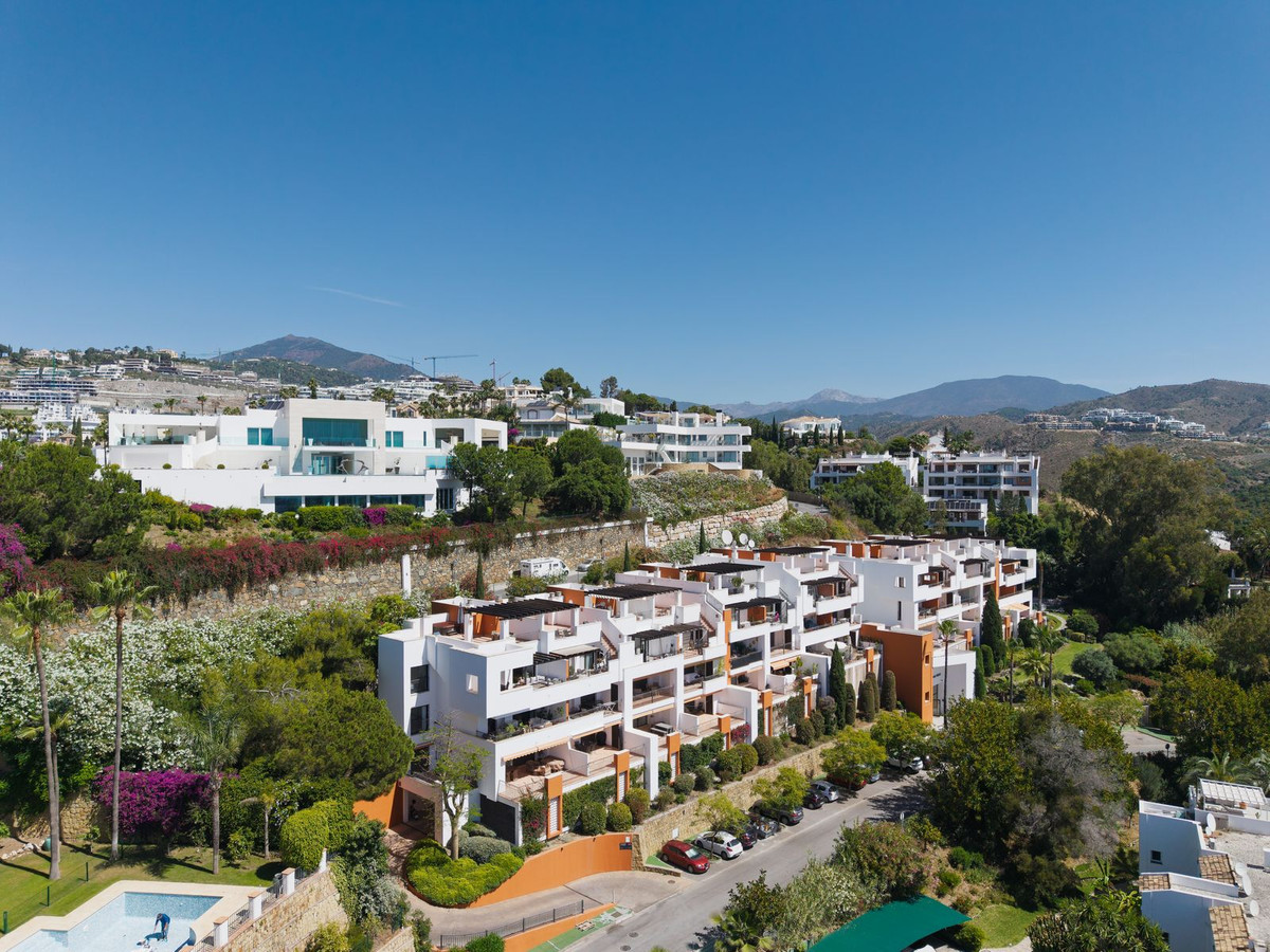 2 Bed Apartment for sale in La Quinta Costa Del Sol, Málaga, Spain